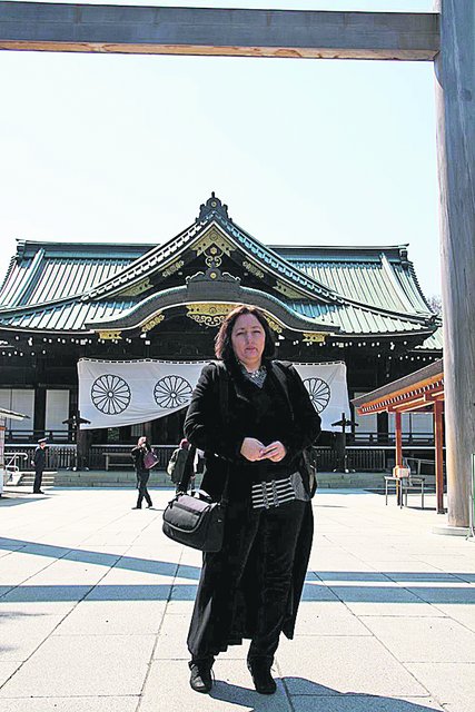 У Токіо. Біля храму. Фото: rybalko-orient.com.ua