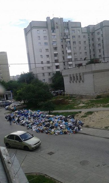 <p>Львів більше року потопає в смітті. Фото: Варта-1</p>