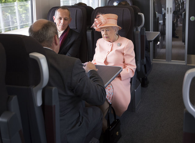 Поездка Елизаветы II. Фото: AFP