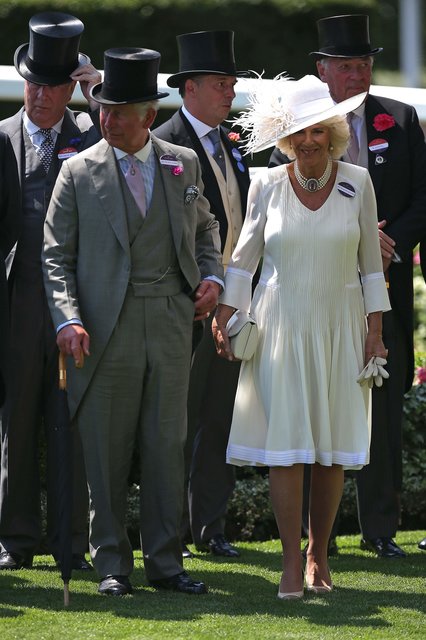 <p>Королівська родина на скачках в Лондоні. Фото: AFP</p>