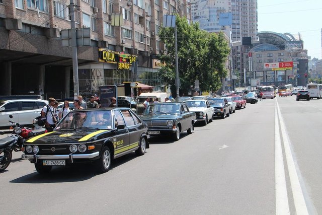 Сбор и инструктаж участников парада начнется в воскресенье, 25 июня в 10 утра. Фото: autocentre.ua
