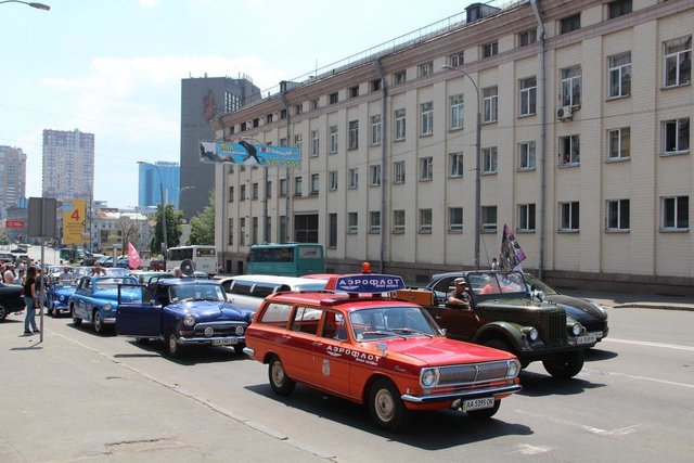 Сбор и инструктаж участников парада начнется в воскресенье, 25 июня в 10 утра. Фото: autocentre.ua