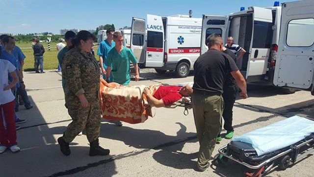 <p>В Одесу привезли поранених бійців. Фото: facebook.com/oksana.gytsalenko</p>