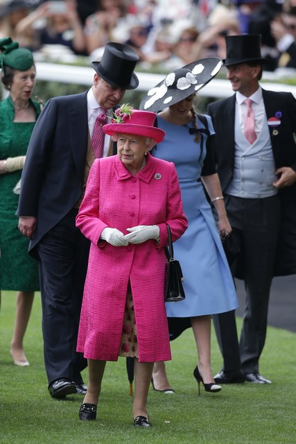 Королева Британии на скачках в Аскоте. Фото: AFP