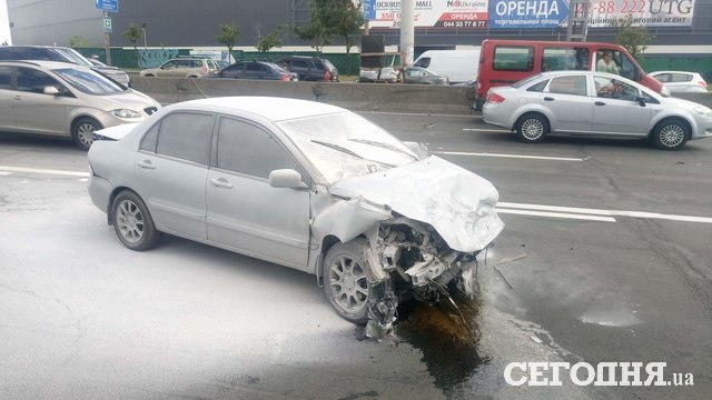 На проспекте Степана Бандеры произошла серьезная авария
