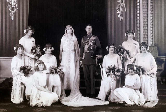 ринц Альберт, герцог Йоркский и Леди Елизавета Боуз-Лайон. Великобритания, апрель 1923. Фото: oeker.net
