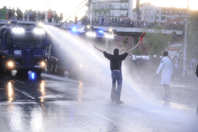 В Гамбурге произошли стычки между полицией и демонстрантами, фото AFP