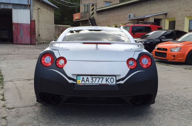 <p>Олександр Долгополов продає машину. Фото Instagram</p>