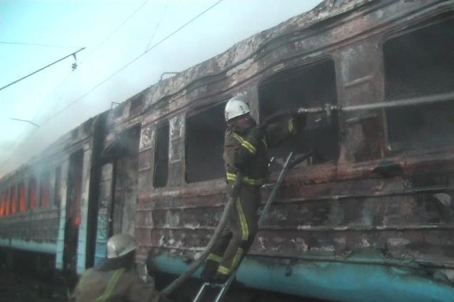 В Харькове горело депо. Фото: ГСЧС