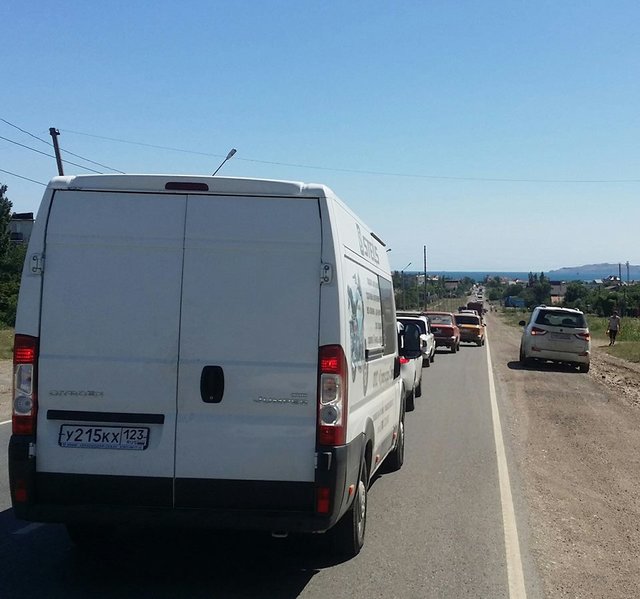 В Крыму – огромные пробки. Фото: соцсети