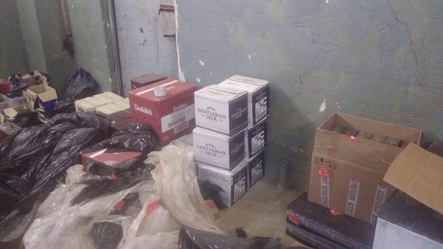 <p>Підроблене віскі продавали в Інтернеті. Фото: Прокуратура Києва</p>