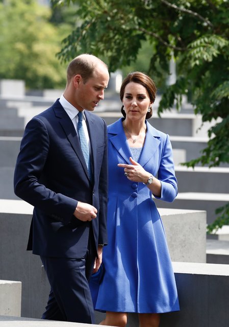 <p>Кейт Міддлтон і принц Вільям в Німеччині. Фото: AFP</p>