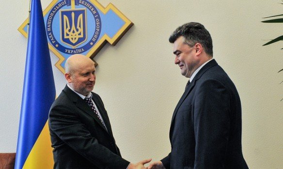 Турчинов и Белан обсудили вопросы сотрудничества между Украиной и Молдовой. Фото: пресс-служба СНБО