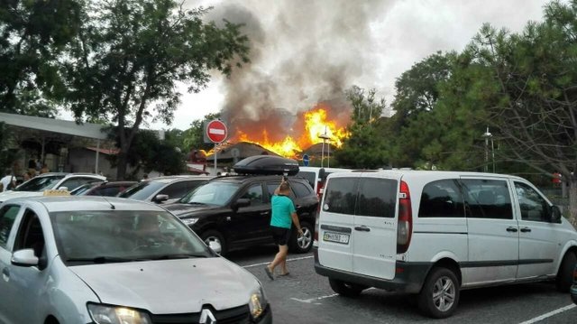 На "Ланжероне" горит ресторан 