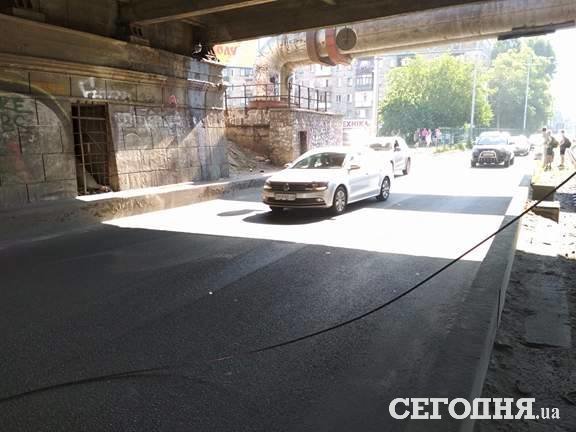 <p>Трамваї зупинилися через обрив лінії. Фото: Ольга Мулько, Володимир Крекотін</p>