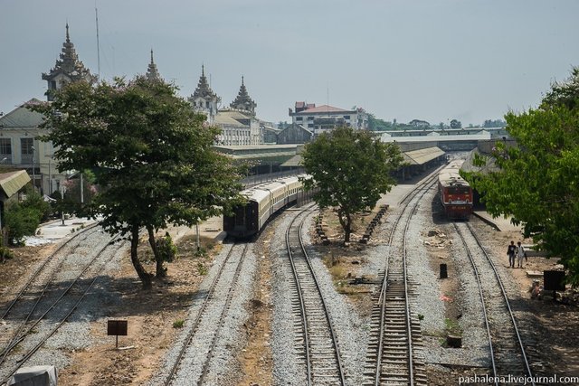 <p>Залізна дорога&nbsp;М'янми. Фото: pashalena.livejournal. com</p>