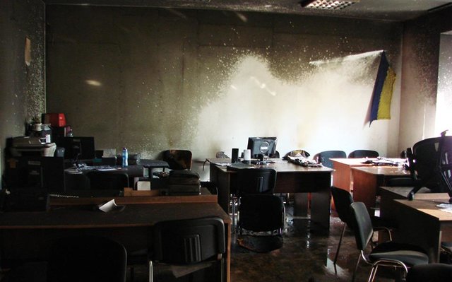 Возгорание возникло в двухэтажном административном здании на первом этаже в одном из кабинетов. Фото:  facebook.com/andreev.solomianka