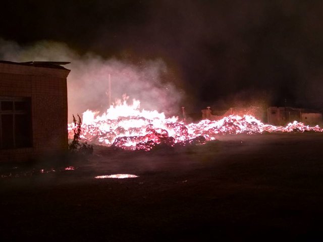 <p>На місці пожежі. Фото: ДСНС, Нацполіція, Facebook.com</p>