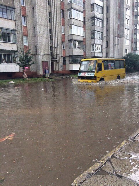 Непогода во Львове. Фото: Facebook.com, Т. Самотый