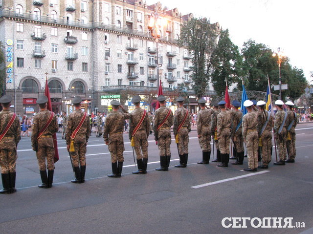 <p>Репетиція параду. Фото: Анастасія Іщенко, "Сегодня"</p>