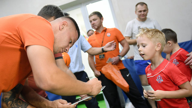 Александр Зубков провел мастер-класс для юных спортсменов. Фото shakhtar.com