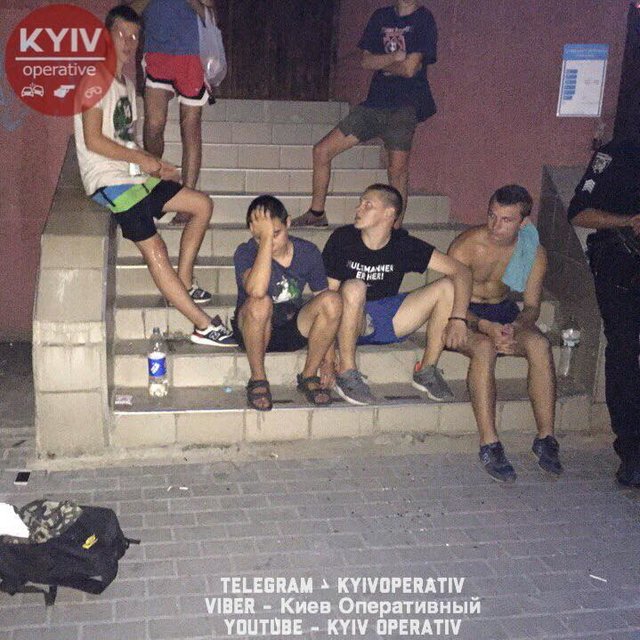 Молодые парни решили заняться разбоем. Фото: facebook.com/KyivOperativ