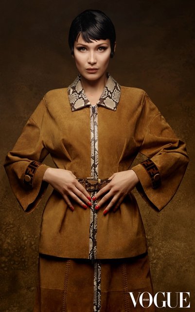 Обложка Vogue Arabia с Беллой Хадид. Фото: Karl Lagerfeld