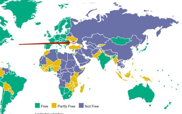 <p>Вільні території на карті від Freedom House позначені зеленим, частково вільні – жовтим, невільні – синім кольором, фото freedomhouse.org</p>