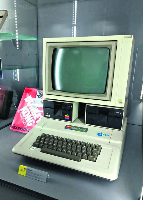 Apple II. Продали 6 000 000 штук для домашнего пользования. Фото: Л. Грубник
