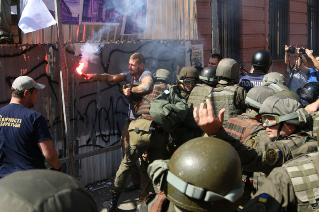 Столкновения в Одессе. Фото: Думская