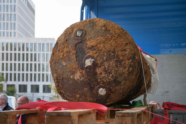 <p>У Франкфурті-на-Майні знешкодили потужну бомбу. Фото: AFP</p>