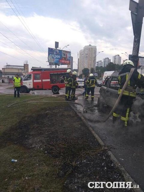 <p>Страшна аварія сталася на Саперно-Слобідській. Фото: Кирило</p>
