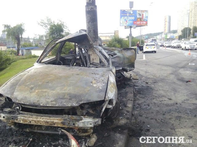 Жуткая авария произошла на Саперно-Слободской. Фото: Кирилл
