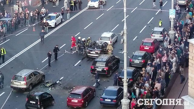 <p>У Києві вибухнуло авто</p>