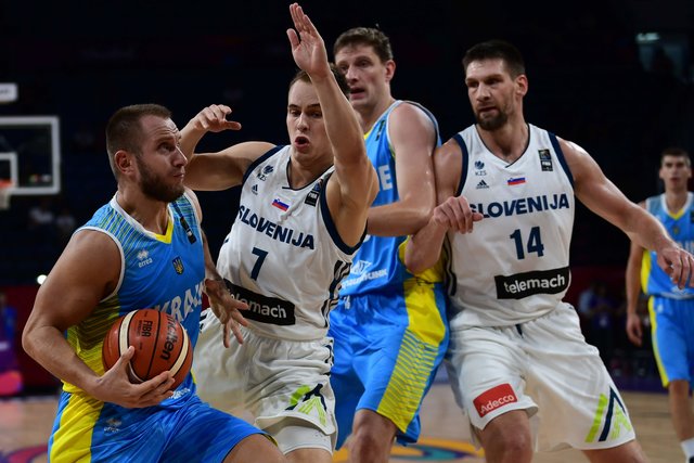 Украина проиграла Словении в 1/8 финала. Фото AFP