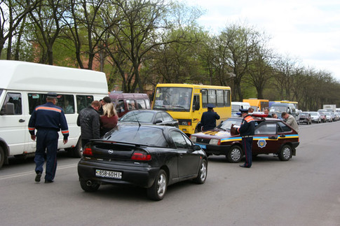 В Николаеве девушка-водитель одновременно сбила четырех пешеходов, фото novosti-n.mk.ua
