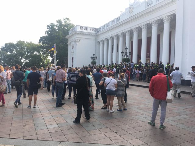<p>Мітинг перед сесією Одеської міськради. Фото: соцмережі/Сергій Стерненко</p>