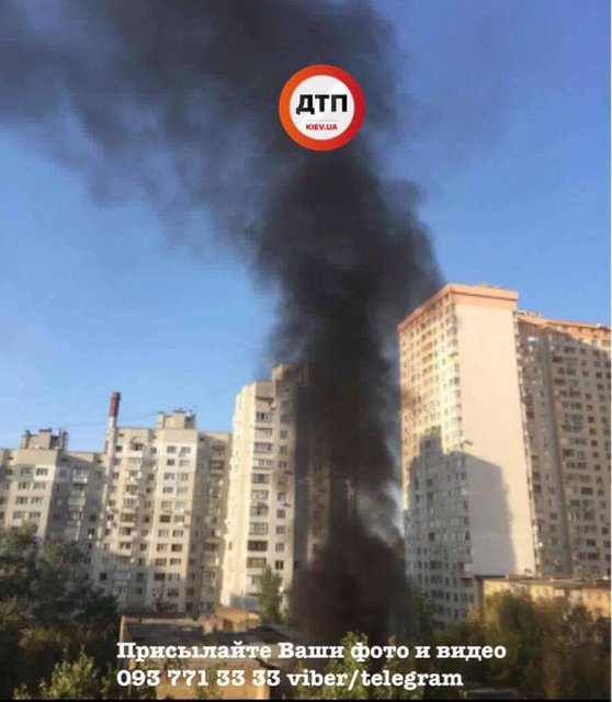 В результате пожара сгорела значительная часть ограждения, фото dtp.kiev.ua