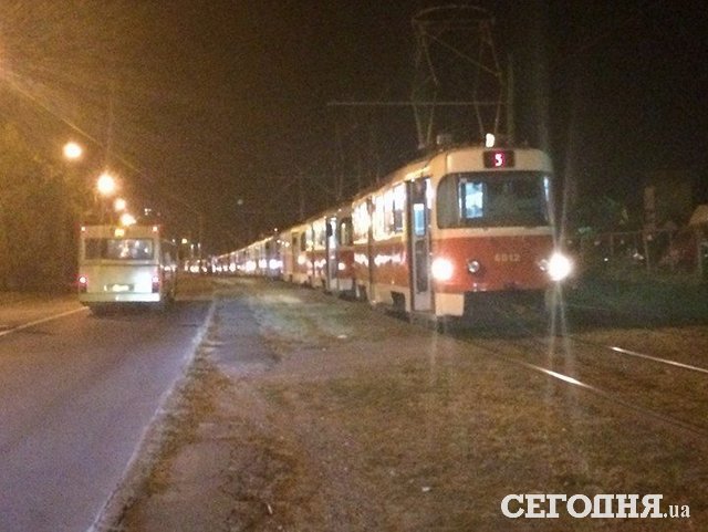<p>На Закревського сталася ДТП з трамваєм</p>