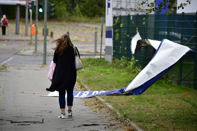 В Германии ураган "Ксавьер" унес жизни как минимум семи человек, фото AFP