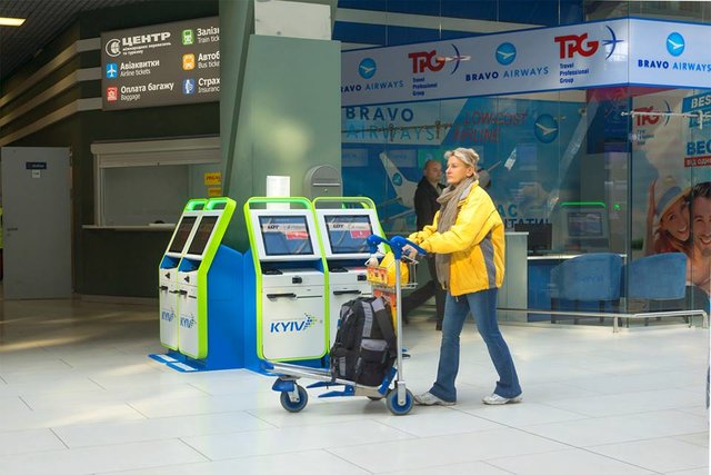 <p>Пасажир може зареєструватися на рейс в режимі онлайн. Фото: facebook.com/airportkiev</p>