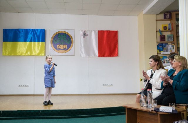 Марина Порошенко и Мари-Луиз Колейро Прека побывали в киевской школе №155. Фото: president.gov.ua
