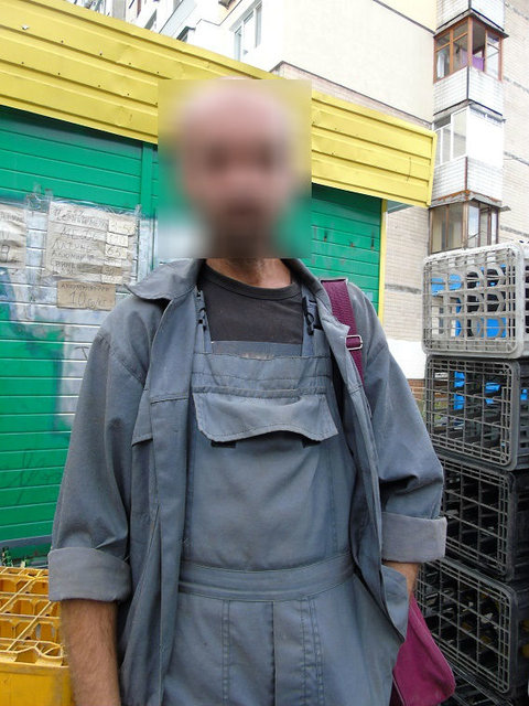 Мужчина сдал решетки на металлолом. Фото: kyiv.npu.gov.ua