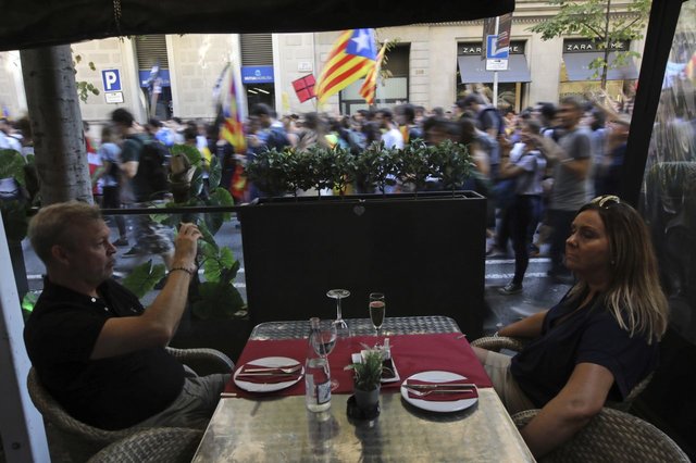 <p>Студенти вийшли на марш в Каталонії.&nbsp;Фото: AFP</p>