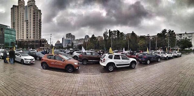 В Одессе устроили масштабный автопробег. Фото: Компания "Автомастер"