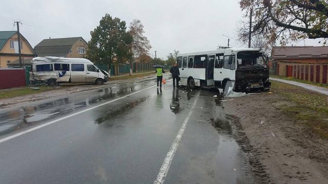 С обстоятельствами ДТП разбирается полиция. Фото ГУ НП в Киевской области