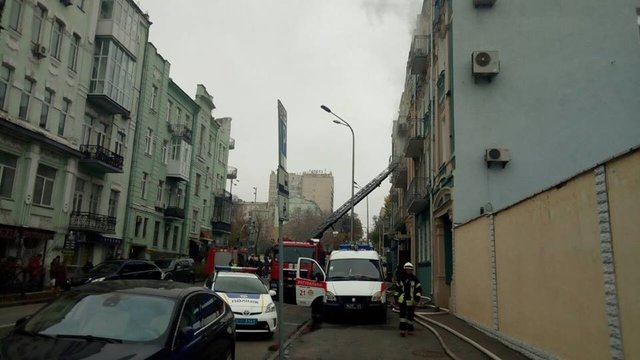 Пожар на Жилянской. Фото: facebook.com/DSNSKyiv