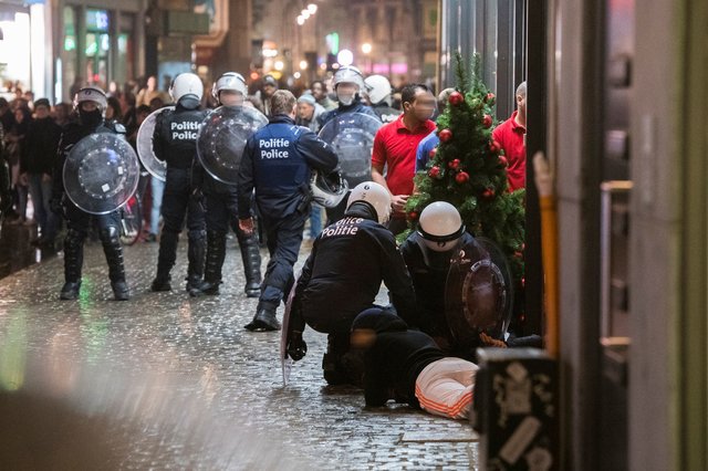 В центре Брюсселя начались массовые беспорядки, фото AFP