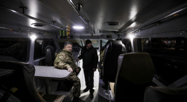 Порошенко испытал катер УМС-1000 в открытом море, фото president.gov.ua