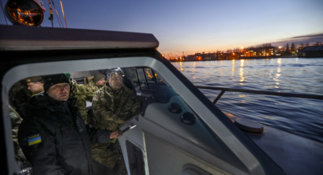 <p>Порошенко випробував катер УМС-1000 у відкритому морі, фото president.gov.ua</p>